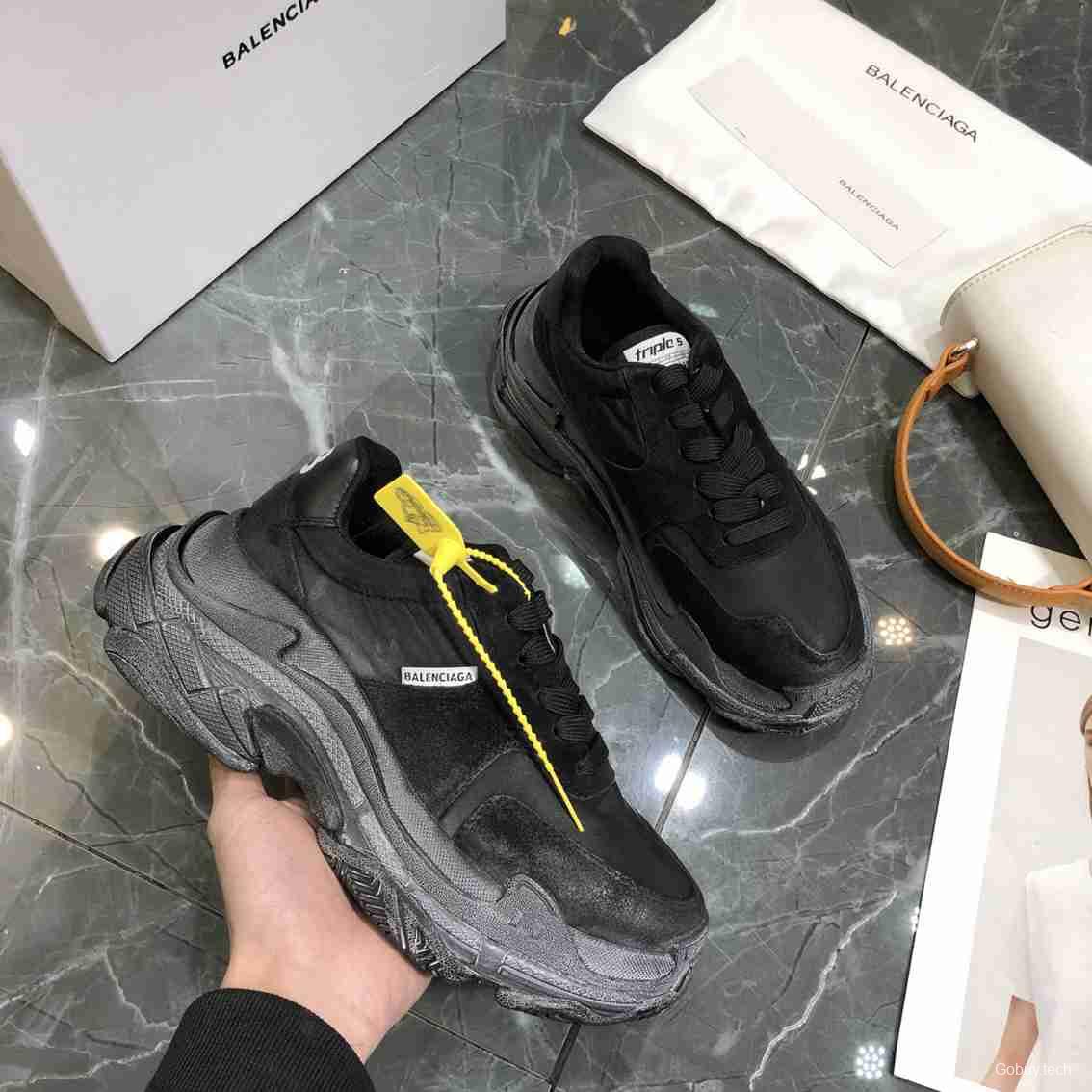 Men/Women Balenciaga Triple S 2.0 Sneaker Black Item 6380340