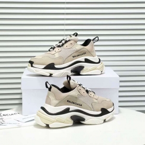 Men/Women Balenciaga Triple S  Sneaker Khaki/Black