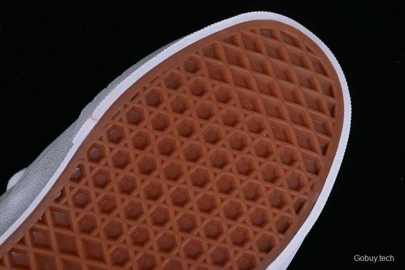 Vans Caldrone Chunky Retro Sneakers in White with Enhanced Cushioning - VN0007P9WHT
