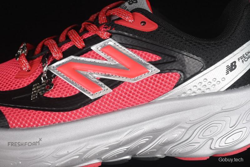 Ganni x New Balance Fresh Foam Trainer UTRNGA Silver Metallic Retro Running Shoes - UTRNGN