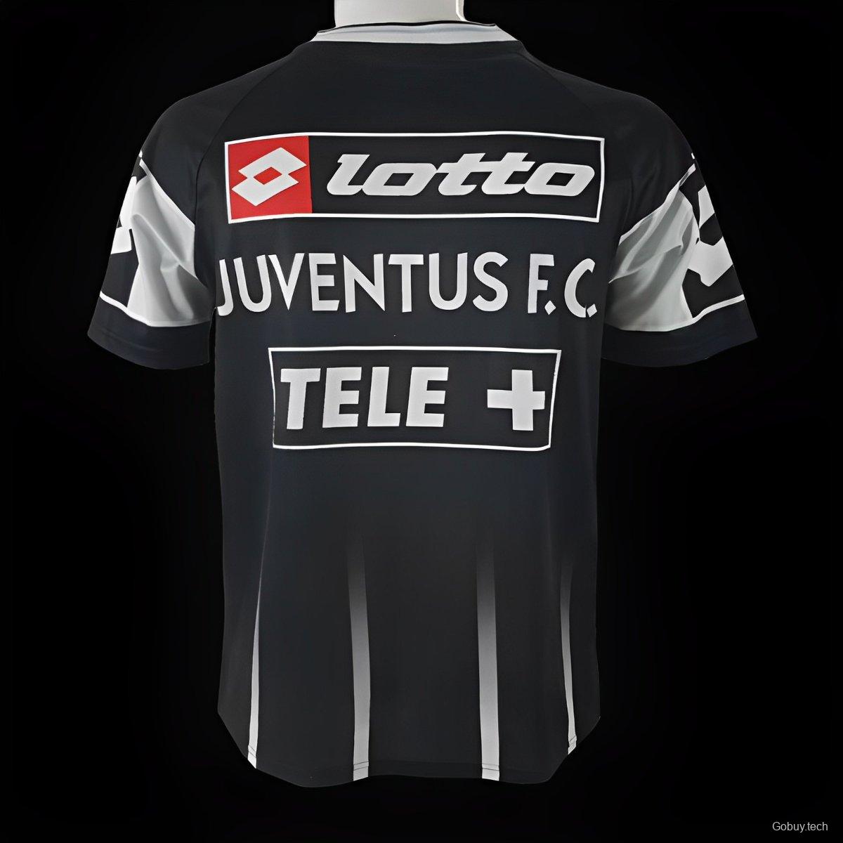 Retro 00/01 Juventus Lotto Black Training Jersey